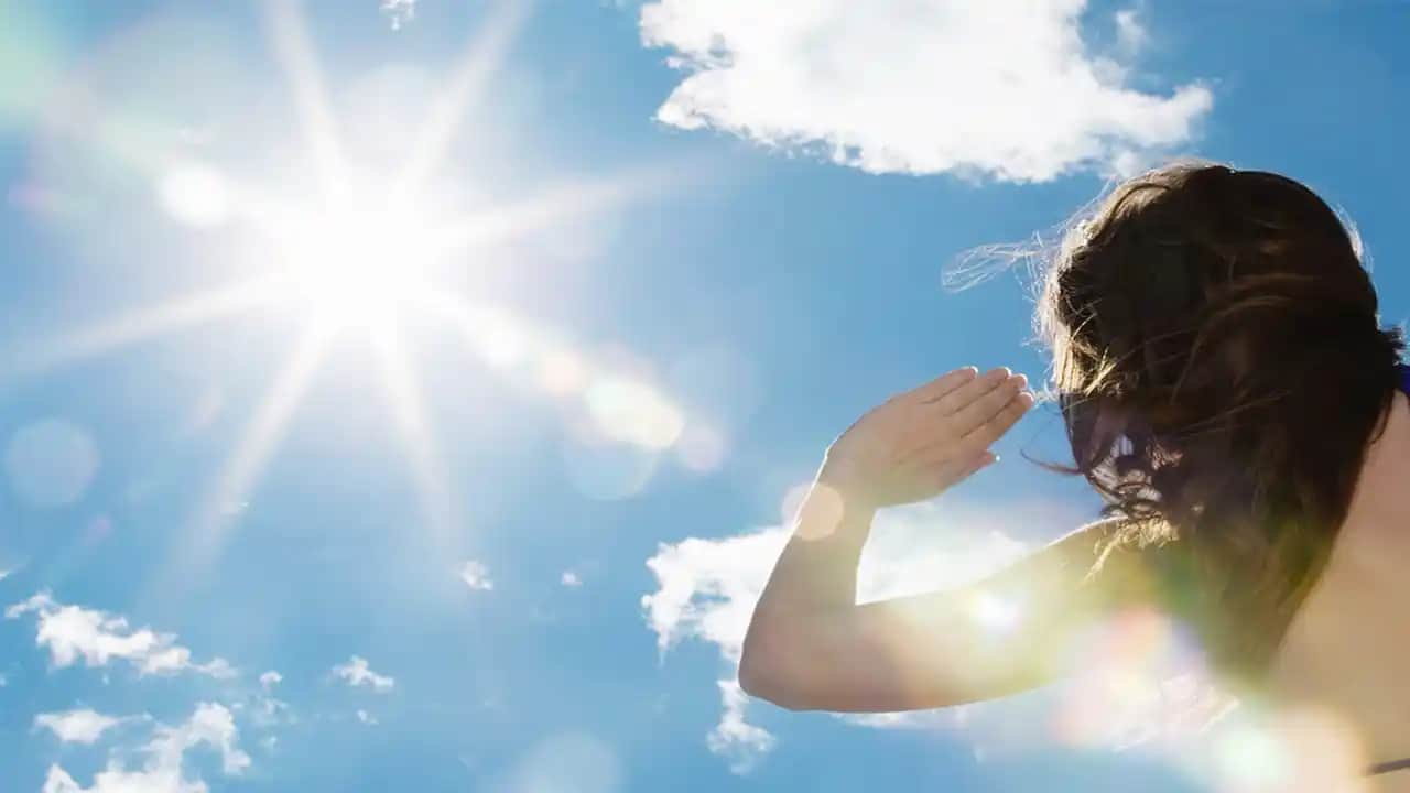 Güneş Işınlarının Cilt Sağlığı Üzerindeki Etkileri ve Kozmetik Sektörünün Koruma Rolü