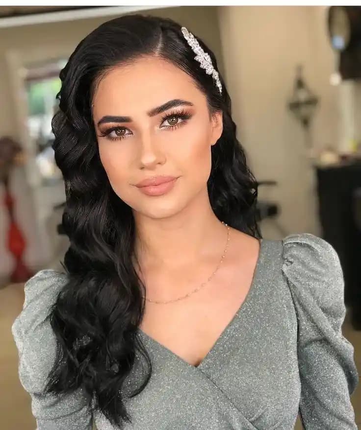 Hafif Nişan Makyajı Rehberi: Doğal ve Zarif Bir Görünüm İçin İpuçları