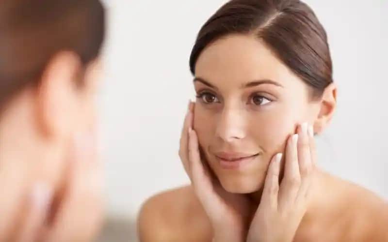 Hassas Ciltlerin Özellikleri ve Doğru Bakım Yöntemleri Nelerdir