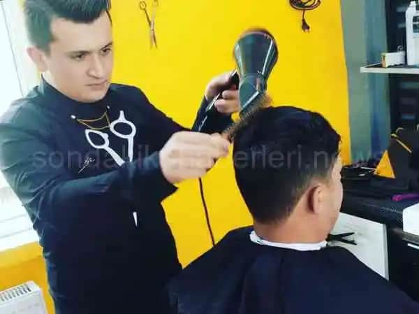 İzmir’de Erkek Kuaförleri Modern Bakım Hizmetleri ve Trendler Hakkında Bilgi