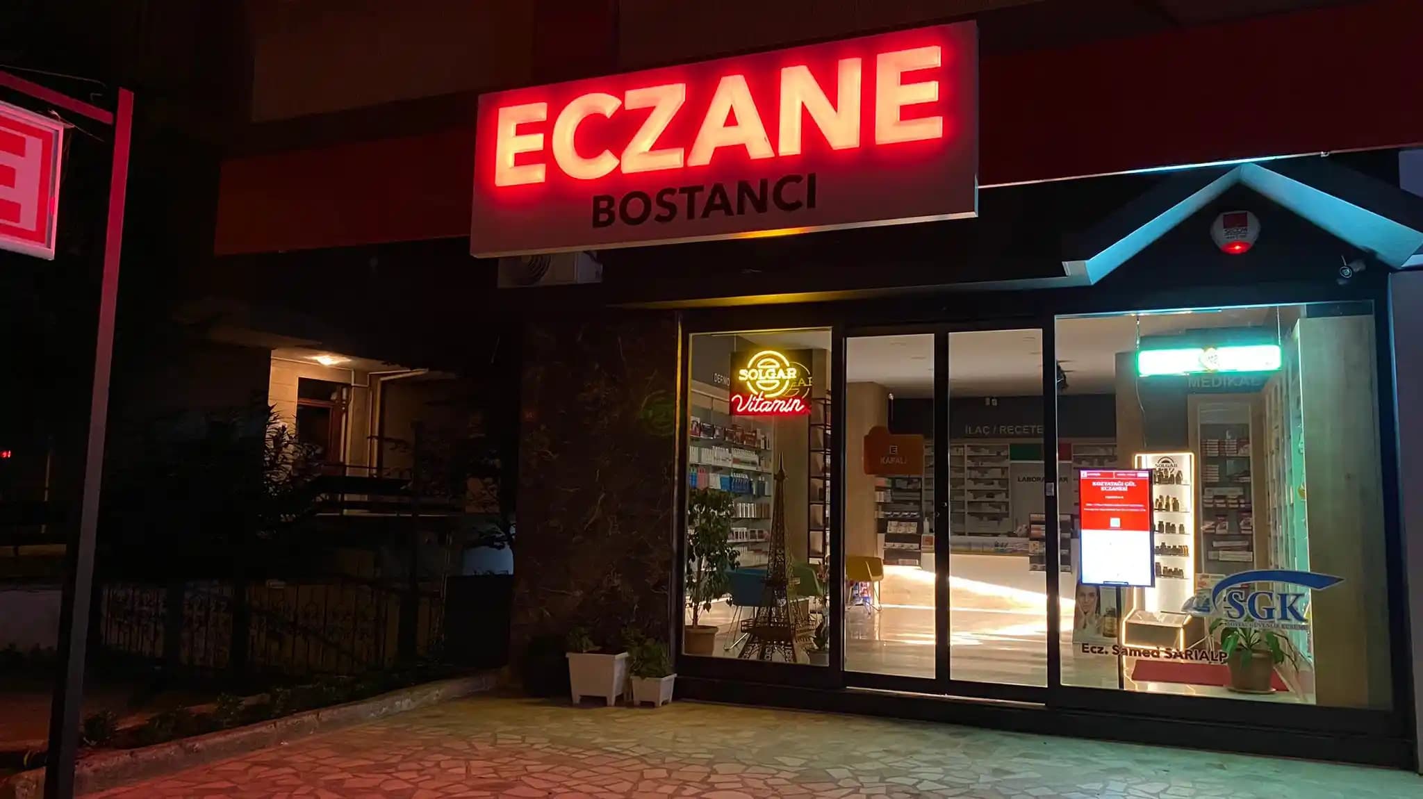 İzmit'te Güncel Nöbetçi Eczane ve Kozmetik Ürünleri Rehberi