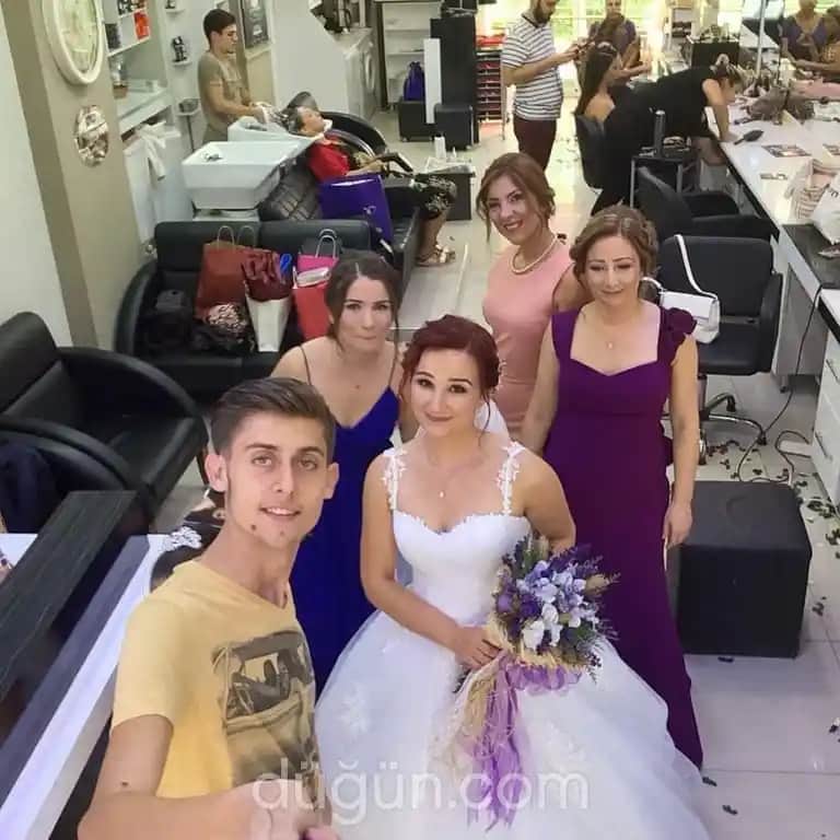 Kadınlar ve Kozmetik Sektörünün Güncel Trendleri ve Güzellik Yaklaşımları