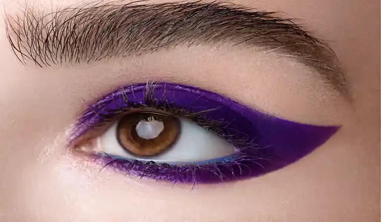 Kahverengi Gözleri Vurgulayan Makyaj Teknikleri ve Renk Seçenekleri Rehberi