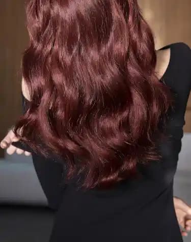 Kahverengi Saçtan Siyaha Boyama: Saç Sağlığını Korumak ve Profesyonel Destek Almak