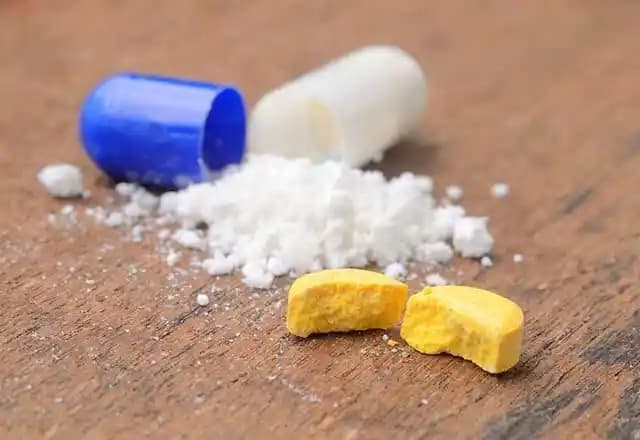 Kalçada Çatlak Nasıl Geçer? Etkili Yöntemler ve Doğal Çözüm Tavsiyeleri