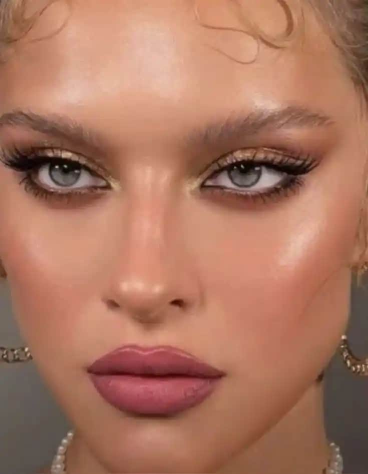 Kedi Gözü Makyajı Nasıl Yapılır ve Stil İpuçları