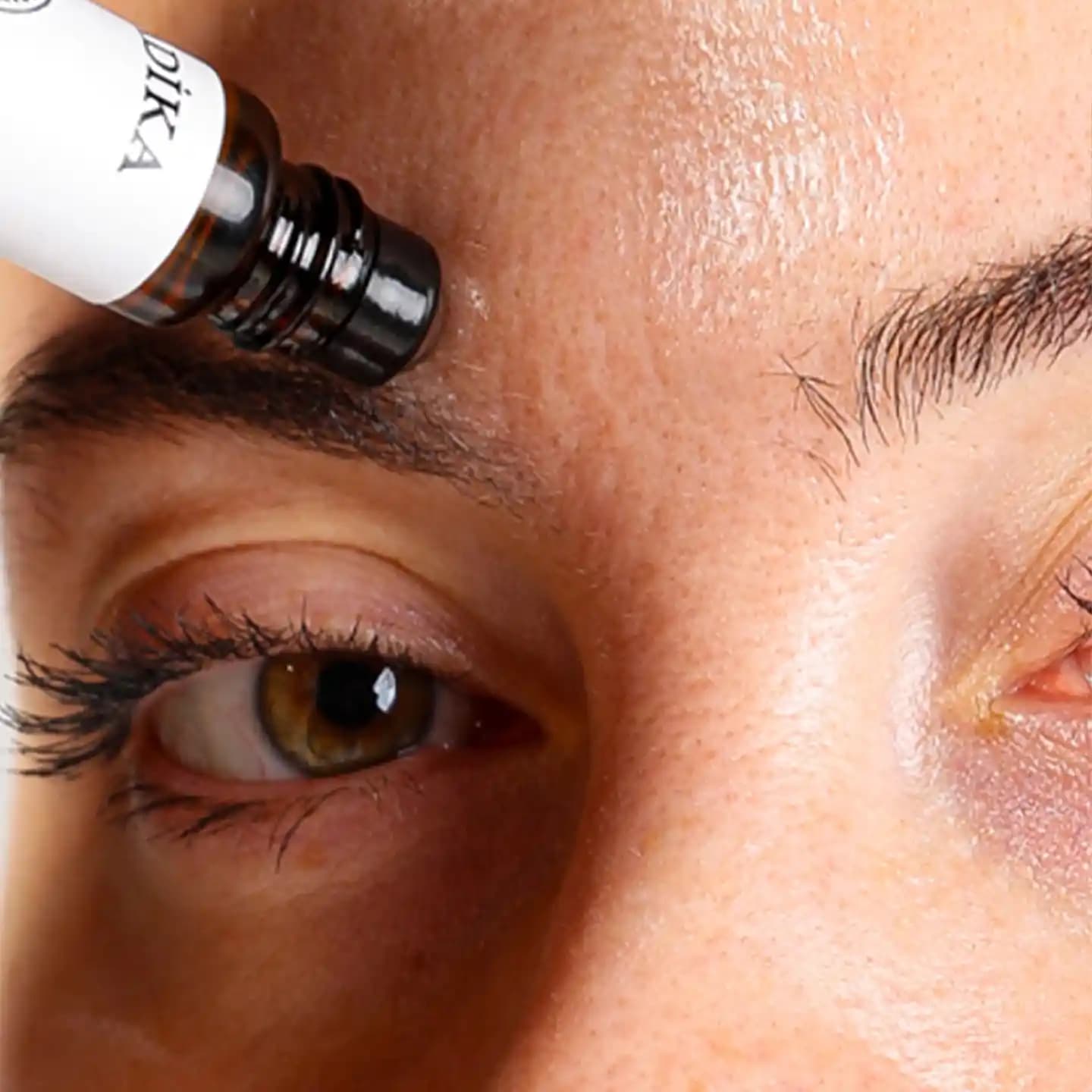 Kıl Köklerini Zayıflatan Doğal Bitkisel Yağlar ve Kullanım Yöntemleri