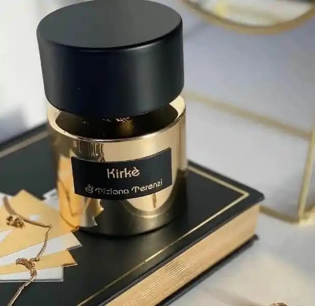 Kirke Kadın Parfümü: Kozmetik Sektöründe Yeni Trend ve Koku Seçim İpuçları