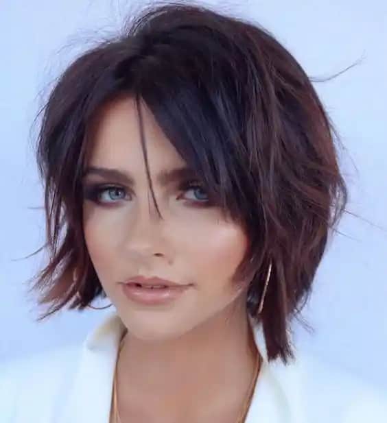 Kısacık Saç Kesimi Trendleri ve Bakım İpuçlarıyla Modern Kadınlar İçin Rehber