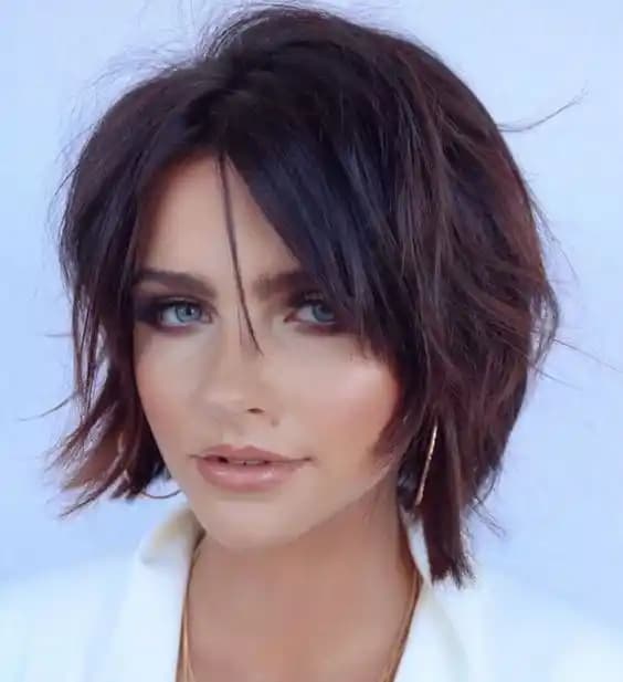 Kısacık Saç Kesimi Trendleri ve Bakım İpuçlarıyla Modern Kadınlar İçin Rehber