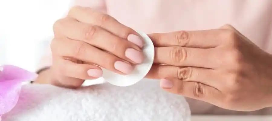 Kolonya ile Oje Çıkarma: Güvenli ve Etkili Yöntemler Hakkında Bilmeniz Gerekenler