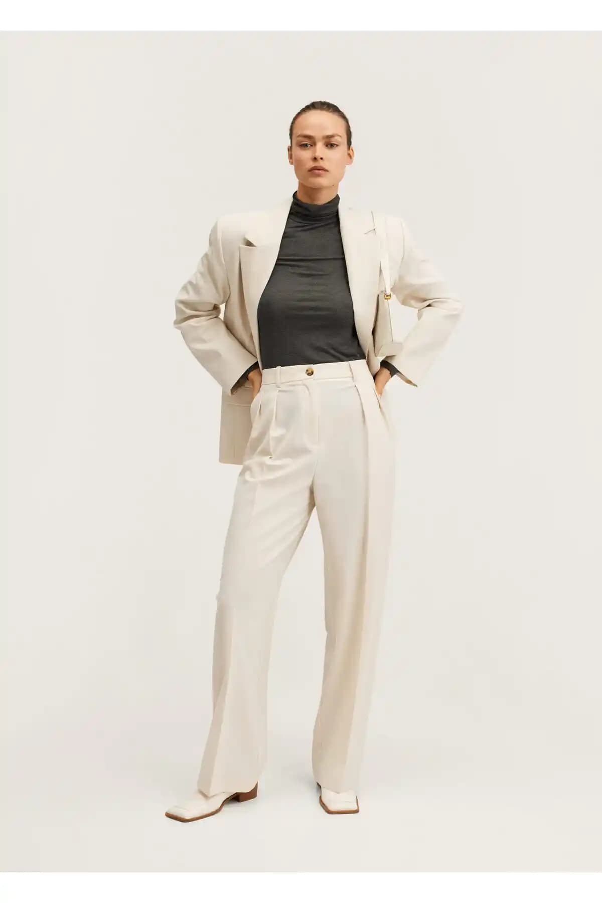 Koyu Eflatun Renkleri ve Kozmetik Uygulamaları Hakkında Kapsamlı Bilgi