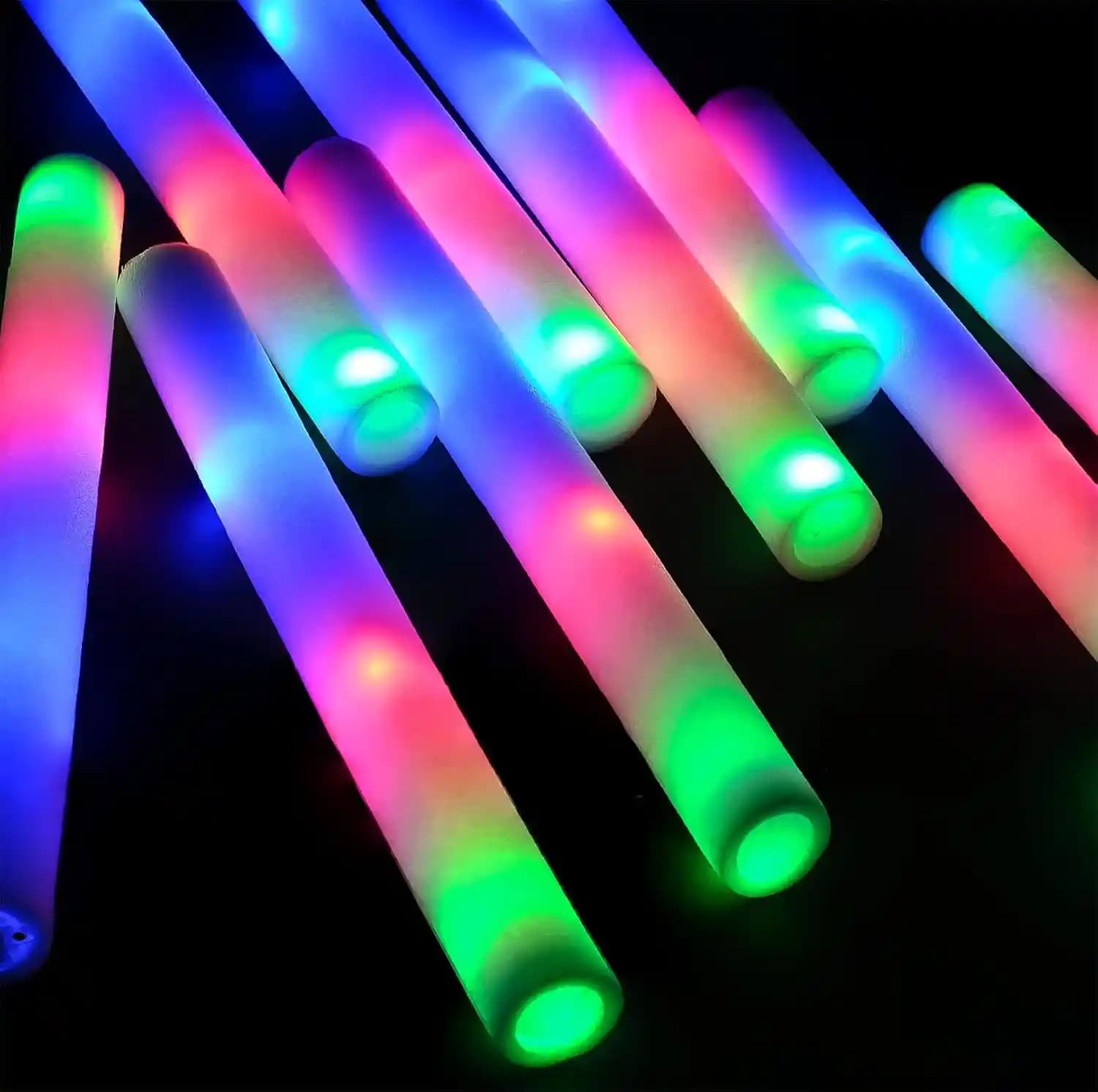 Kozmetik Dünyasında Glow Stick Kullanımı ve Parıltılı Güzellik Trendleri