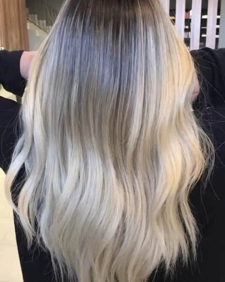 Kül Sarısı Saç Rengi Nedir ve Moda Dünyasında Popülerliği Hakkında Detaylar