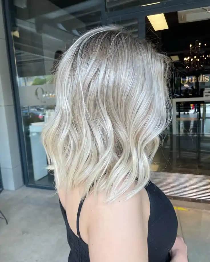 Küllü Kumral ve Platin Sarısı Karışımı: Modern ve Şık Saç Renkleri Rehberi