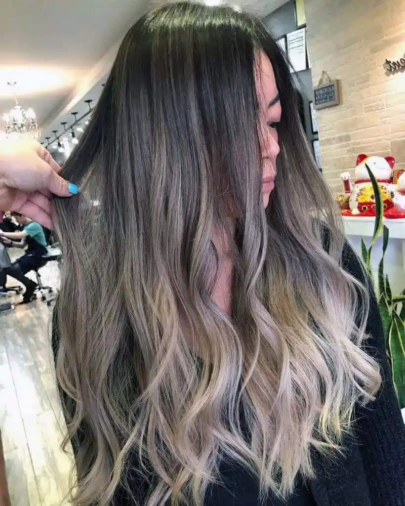 Küllü Sarı Saç Rengi Kimlere Yakışır ve Doğal Güzellikte Doğru Ton Seçimi