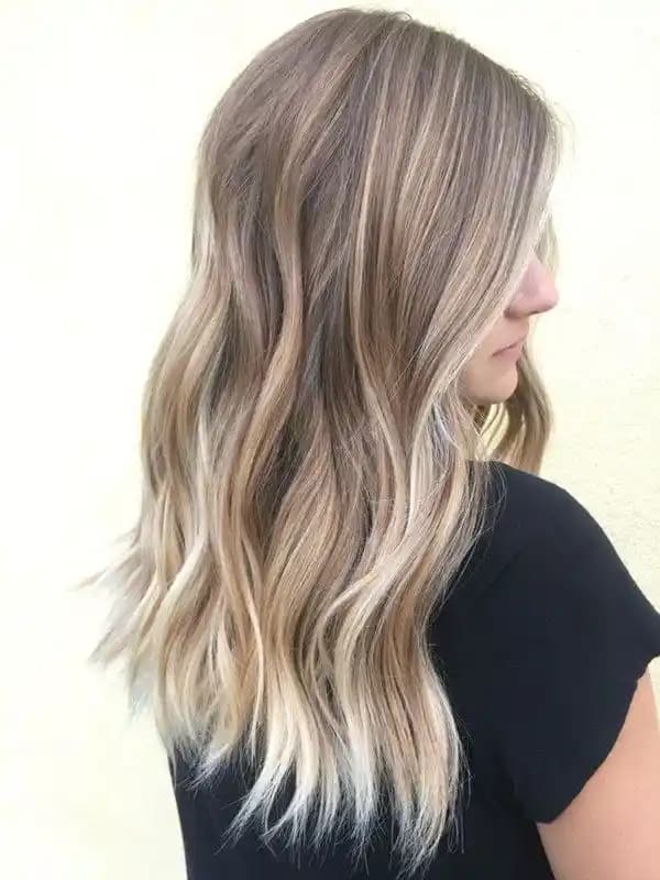 Küllü Sarı Saç Rengi Nedir, Nasıl Elde Edilir ve Bakım İpuçları