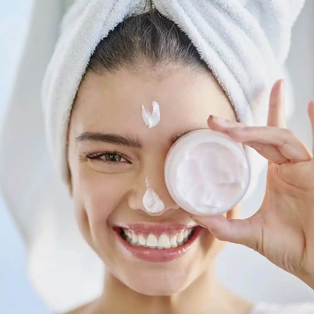 Kuru Ciltler İçin Etkili Bakım Yöntemleri ve Tavsiyeler - Doğru Ürünlerle Sağlıklı Cilt