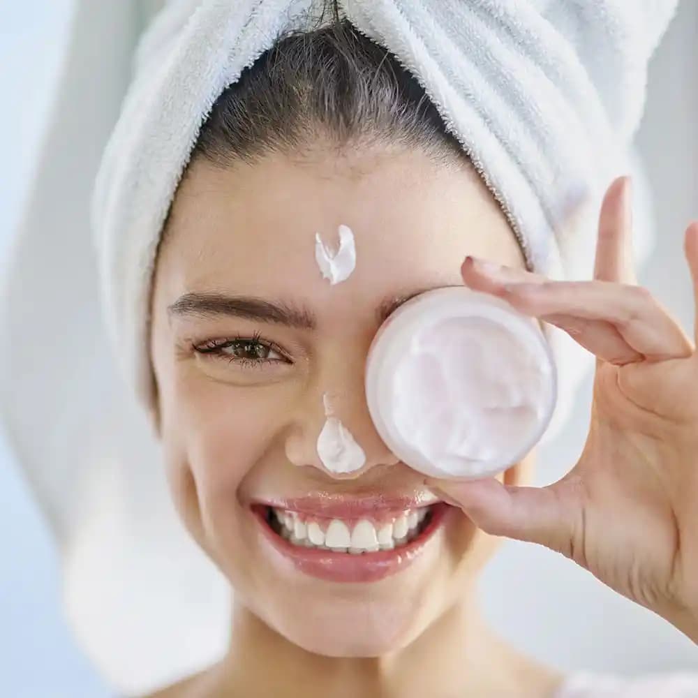 Kuru Ciltler İçin Etkili Bakım Yöntemleri ve Tavsiyeler - Doğru Ürünlerle Sağlıklı Cilt