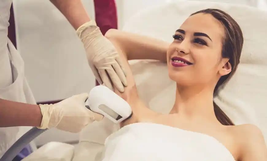 Lazer Sonrası Peeling Nedir, Nasıl Yapılır ve Dikkat Edilmesi Gerekenler