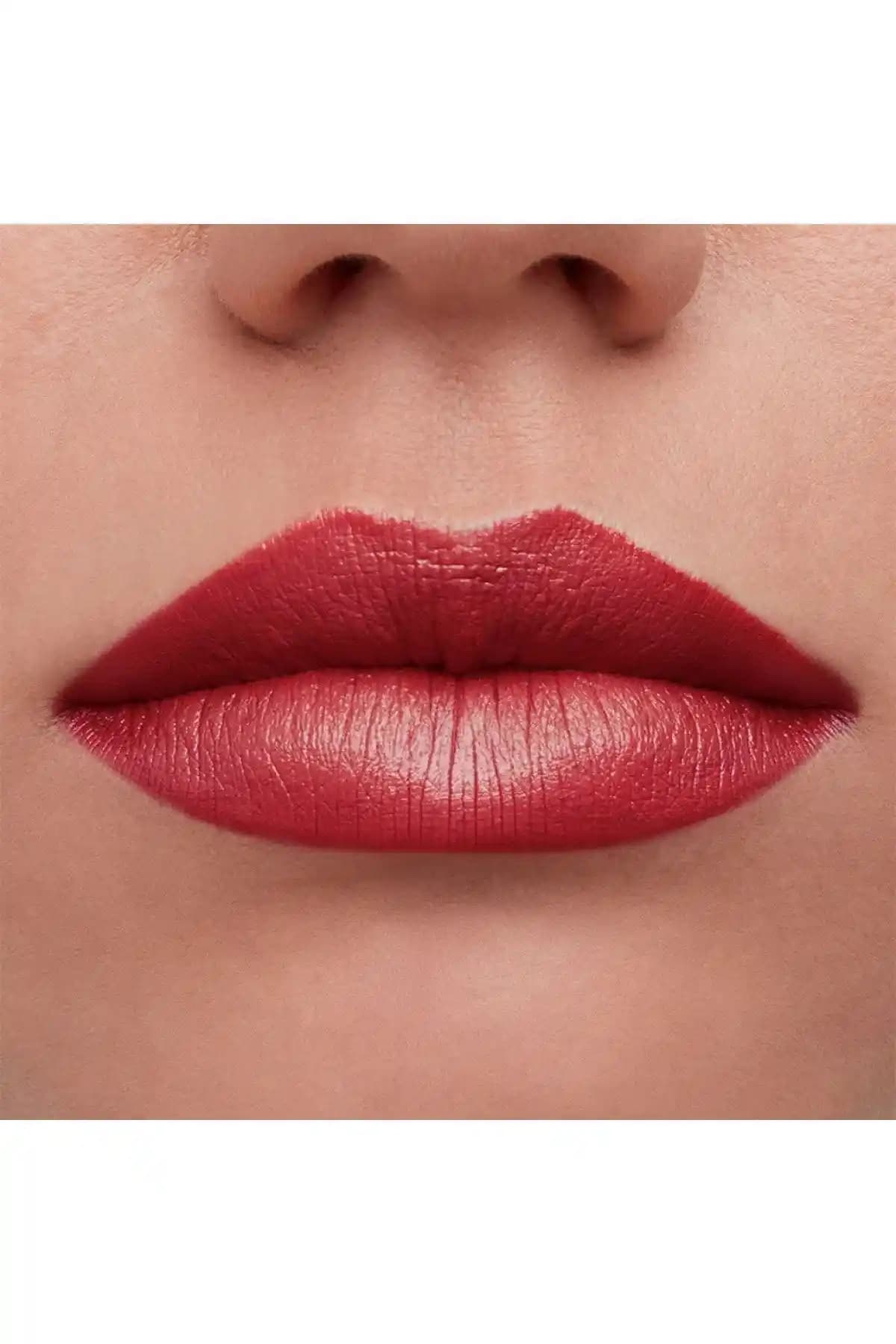 lykd Mat Ruj 370 Warm Berry: Kalıcı ve Şık Kırmızı Mor Tonları Hakkında Detaylı İnceleme