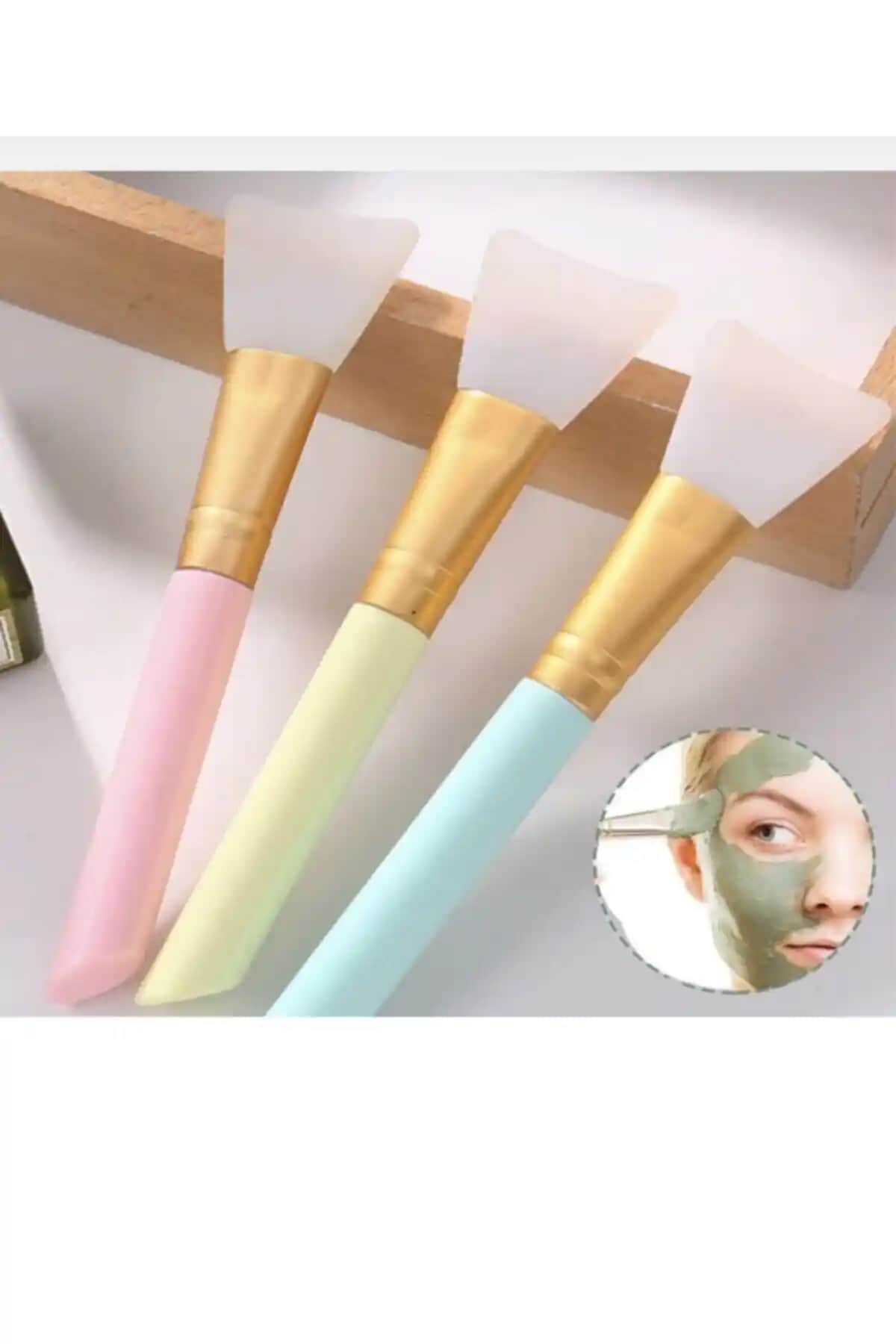 Makyajda Maske Sürme Fırçası Seçimi ve Kullanımı Rehberi