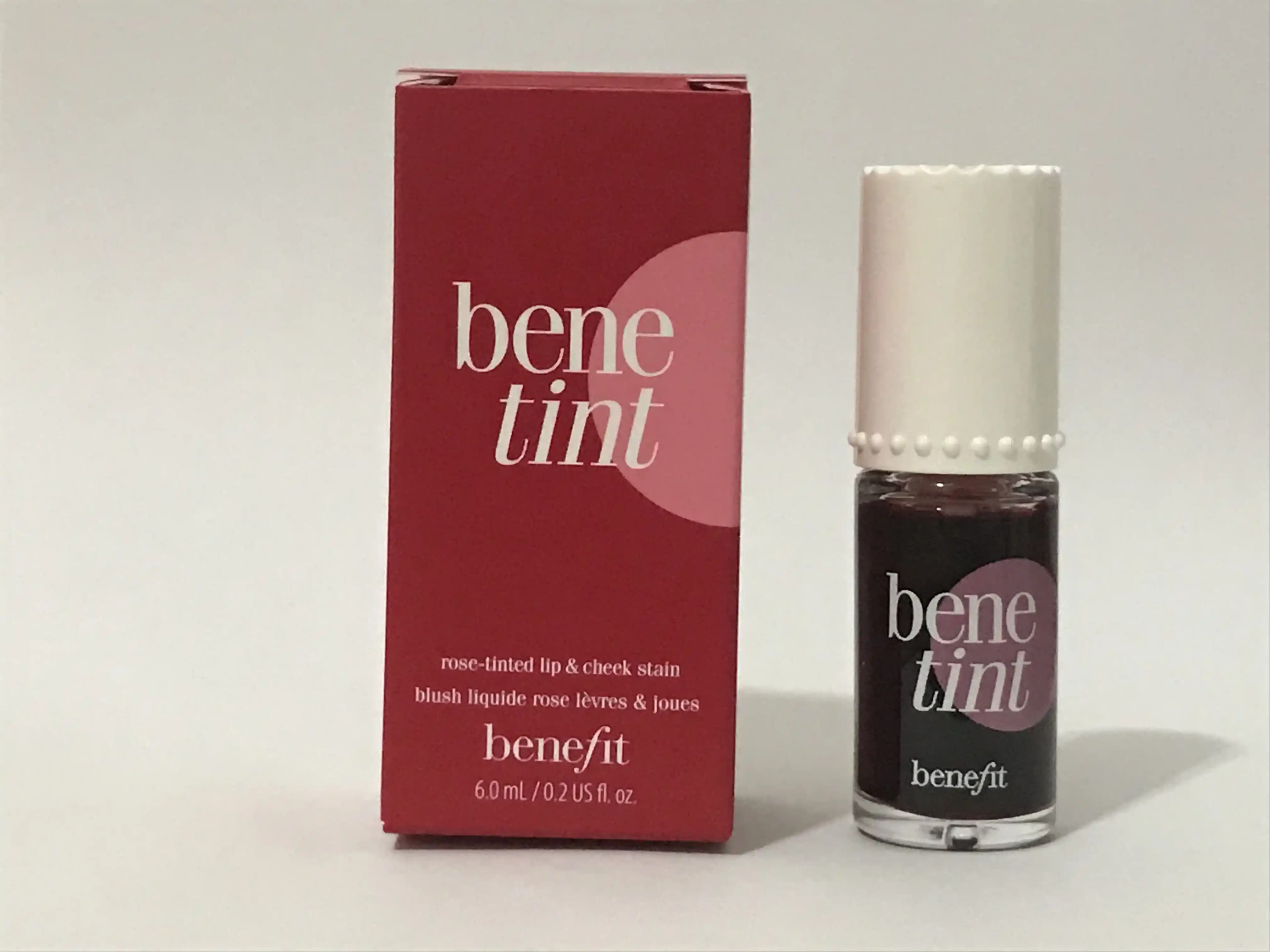 Makyajda Renkli Dokunuş: Tint Ürünlerinin Cilt Üzerindeki Faydaları ve Kullanım İpuçları