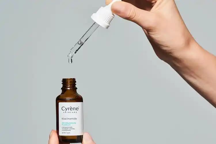 Niacinamide Kullanım Yaşları ve Cilt Bakımında Etkileri Hakkında Bilgiler