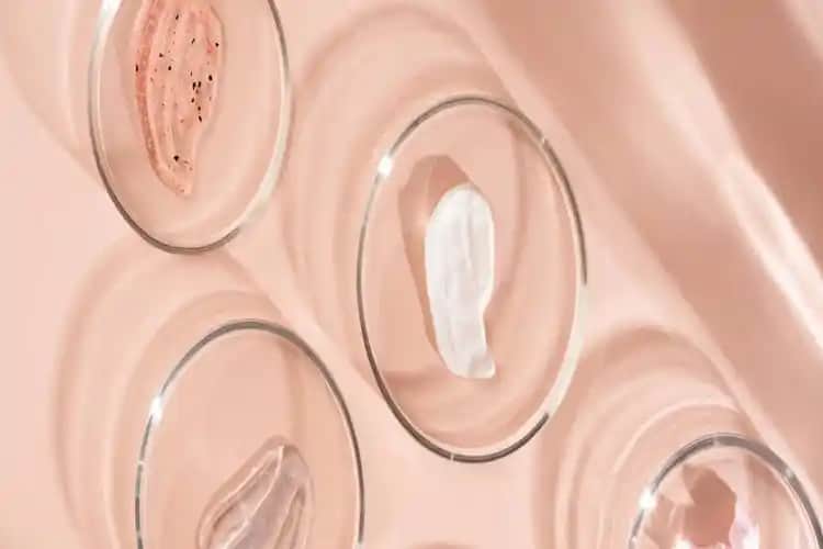 Niacinamide ve AHA/BHA Birlikteliği: Cilt Bakımında Doğru Kombinasyon ve Kullanım İpuçları