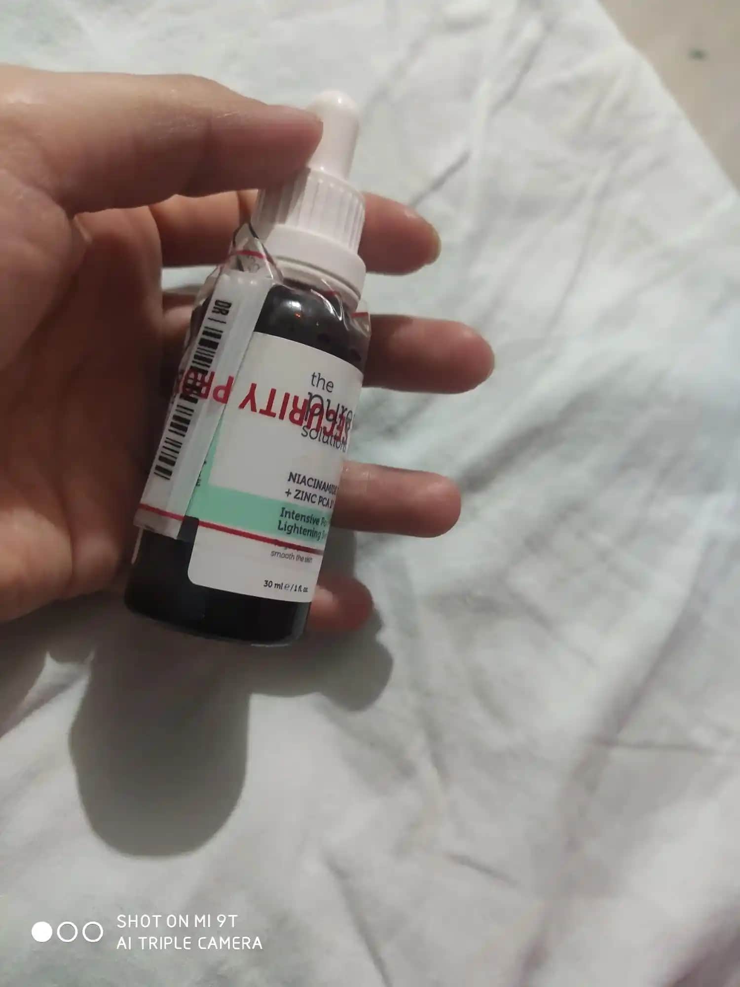 Niacinamide ve Sivilce: Cilt Sağlığına Etkileri ve Doğru Kullanım Yöntemleri