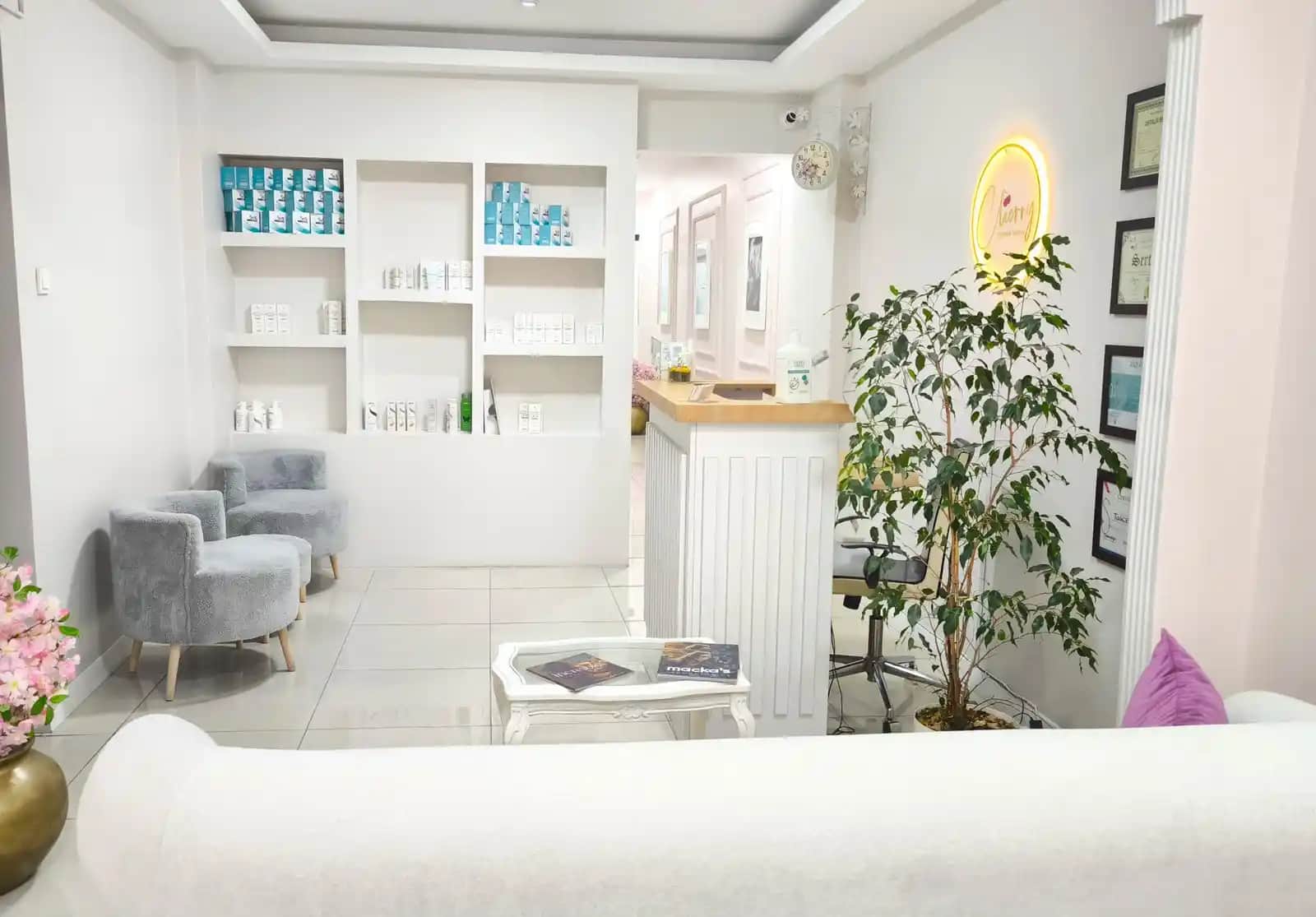 Nilgün Gezer Güzellik Salonu: Güvenilir ve Geniş Hizmet Yelpazesiyle Kaliteli Bakım Merkezi