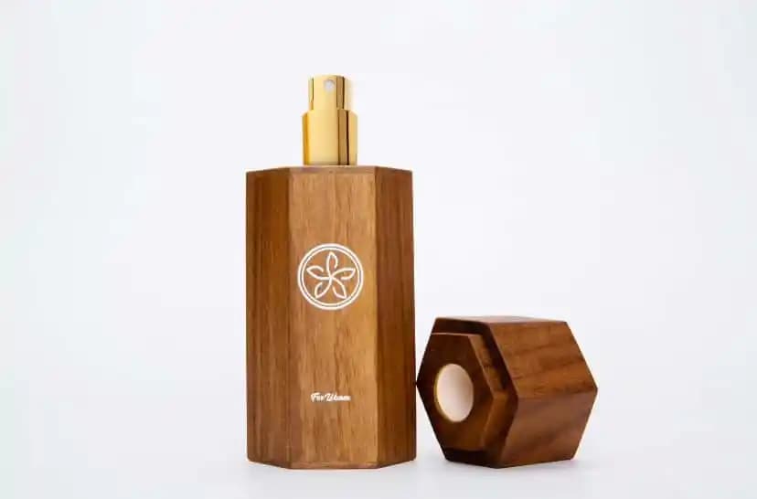 Organik ve Doğal Parfümler: Sağlıklı ve Çevre Dostu Koku Seçenekleri