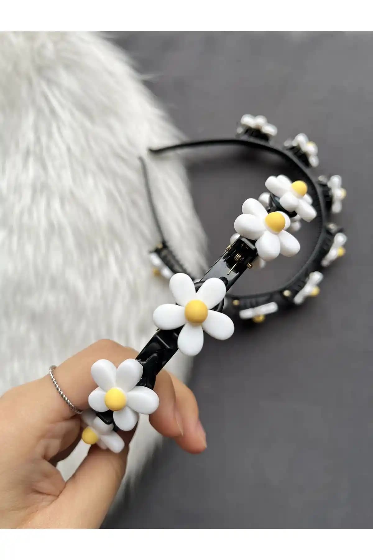 Papatyalı Tokalar: Doğal Güzelliğin ve Zarafetin Simgesi Modaya Uygun Aksesuarlar