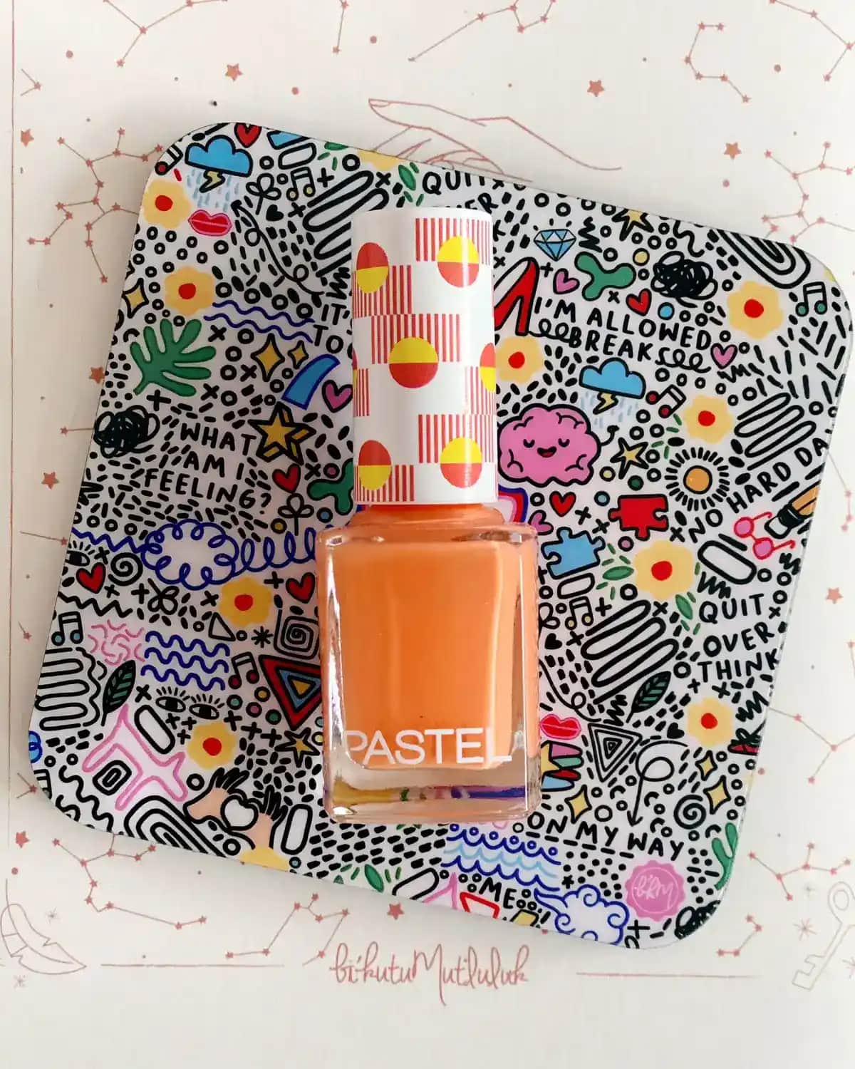 Pastel ve Turuncu Oje Trendleri: Yazın Canlı ve Şık Tırnak Renkleri