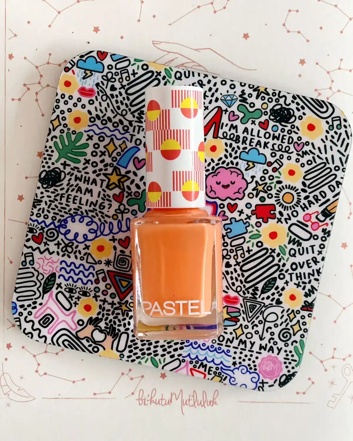 Pastel ve Turuncu Oje Trendleri: Yazın Canlı ve Şık Tırnak Renkleri