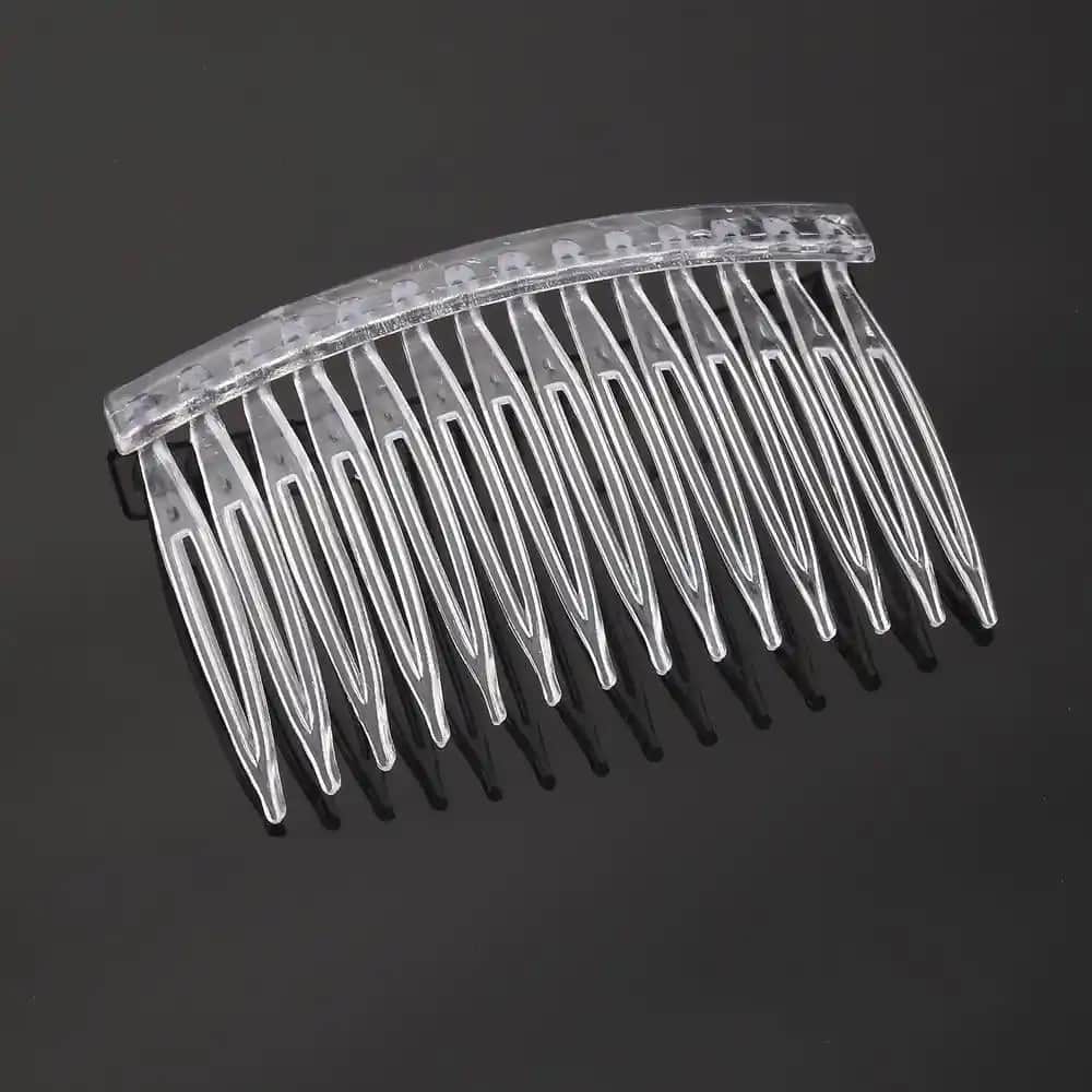 Plastik Taraklar: Kozmetikte Çok Yönlü Kullanım ve Gelişen Trendler