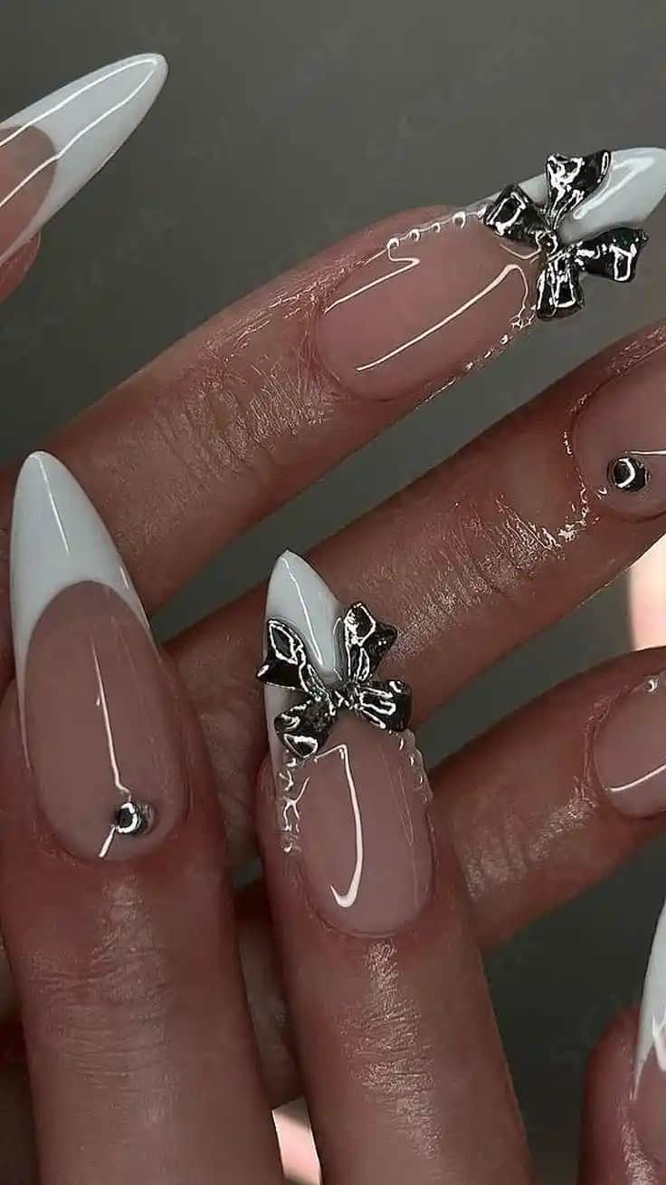 Protez Tırnak ve Nail Art: Güncel Trendler, Teknikler ve Sağlık Unsurları