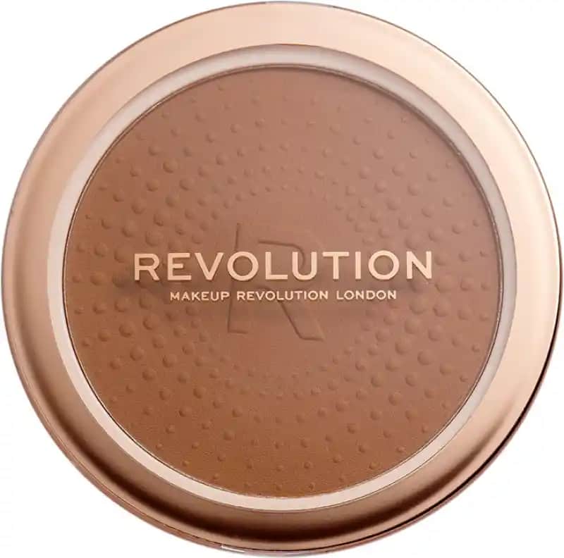 Revolution Mega Bronzer ile Doğal ve Kalıcı Bronz Görünüm Elde Etme Rehberi