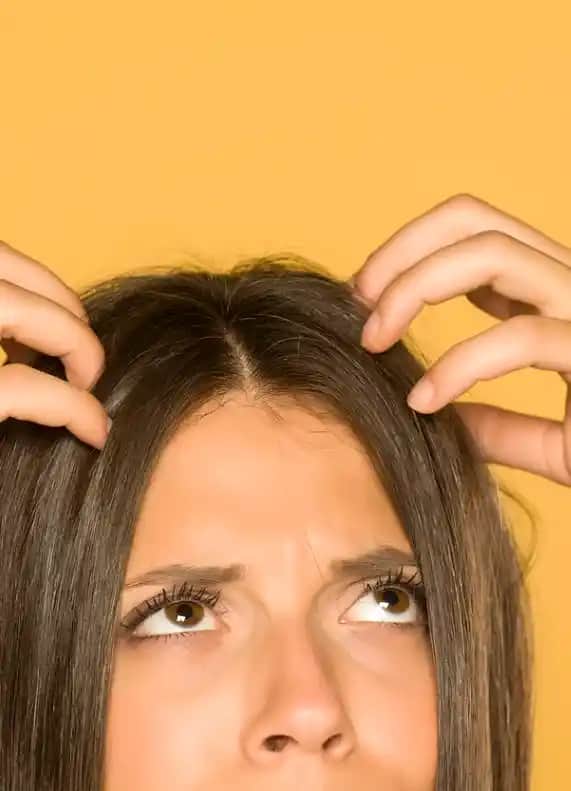 Saç Derisinde Kaşıntı ve Dökülme Sorunlarının Nedenleri ve Çözüm Yöntemleri