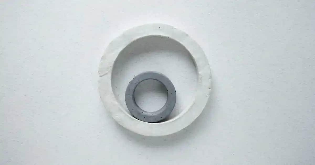 Saç Diplerinizin Kuru Olma Nedenleri ve Etkili Çözüm Yöntemleri