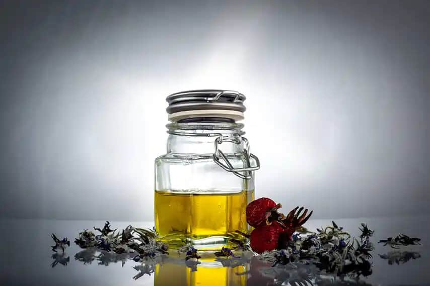 Saç Dökülmesine Karşı En Etkili Doğal Yağlar ve Kullanım İpuçları