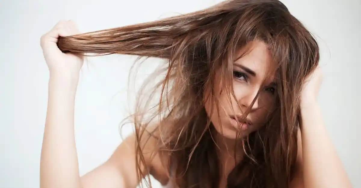 Saç Yağlanmasını Önlemenin Doğal ve Etkili Yöntemleri