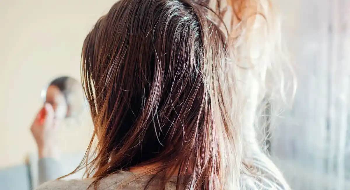 Saçta Yağlanma Nedenleri ve Çözüm Yolları Uzman Tavsiyeleriyle Detaylı İnceleme