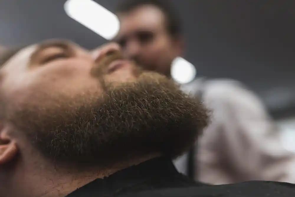 Sakal Kıran Nedenleri ve Kozmetik Çözüm Yöntemleri Hakkında Bilgi