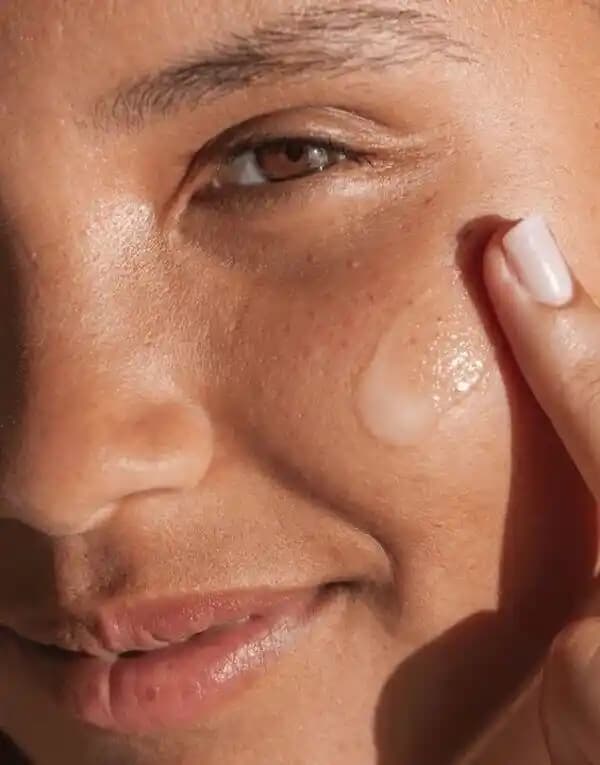 Salisilik Asidin Cilt Üzerindeki Etkileri ve Doğru Kullanım Yöntemleri