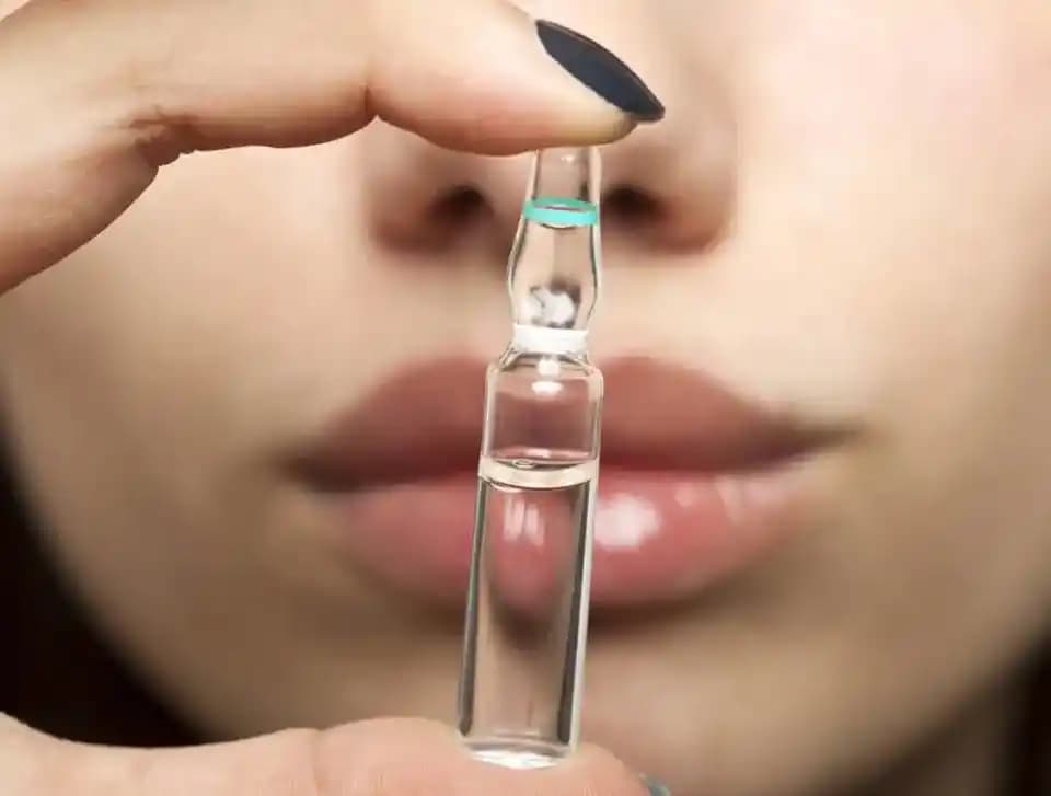 Salisilik Asit ve Hyaluronik Asit Birlikte Kullanımı: Cilt Bakımında Denge ve Etkinlik