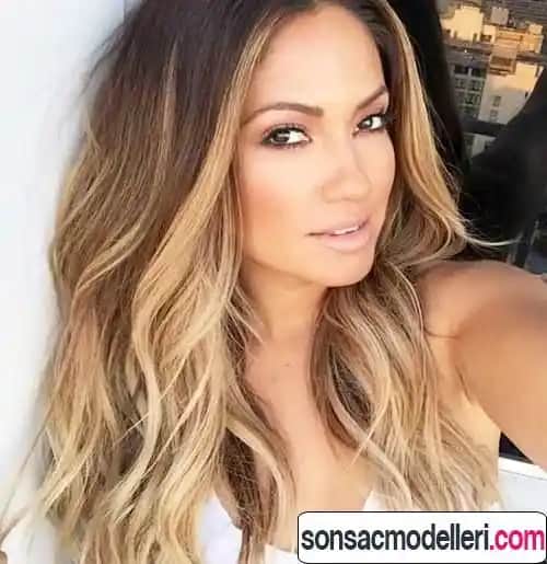 Sarı Işıltılı Saç Modelleri: Güzellik ve Parlaklıkta Güncel Trendler ve Bakım İpuçları