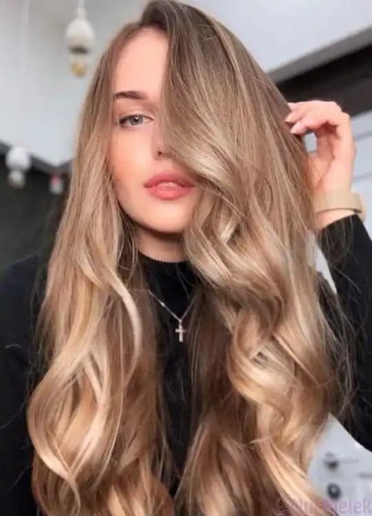 Sari Kumral Saç Renkleri: Doğallık ve Şıklığın Mükemmel Uyumu