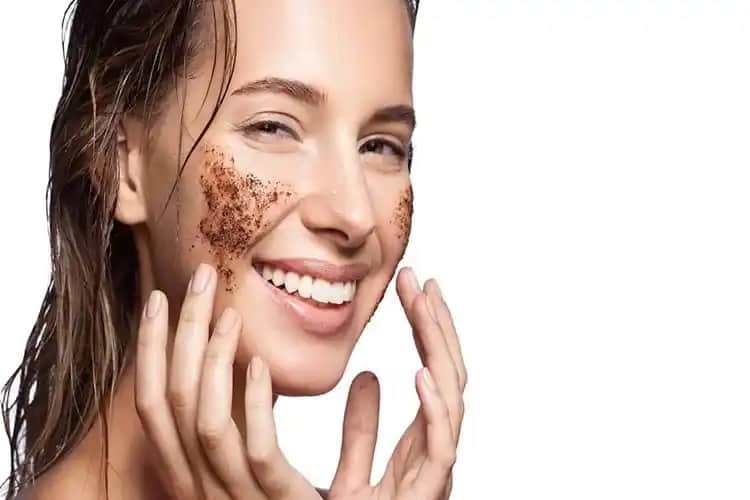 Şeker ve Sivilce İlişkisi: Bilimsel Gerçekler ve Doğru Beslenme Yaklaşımları