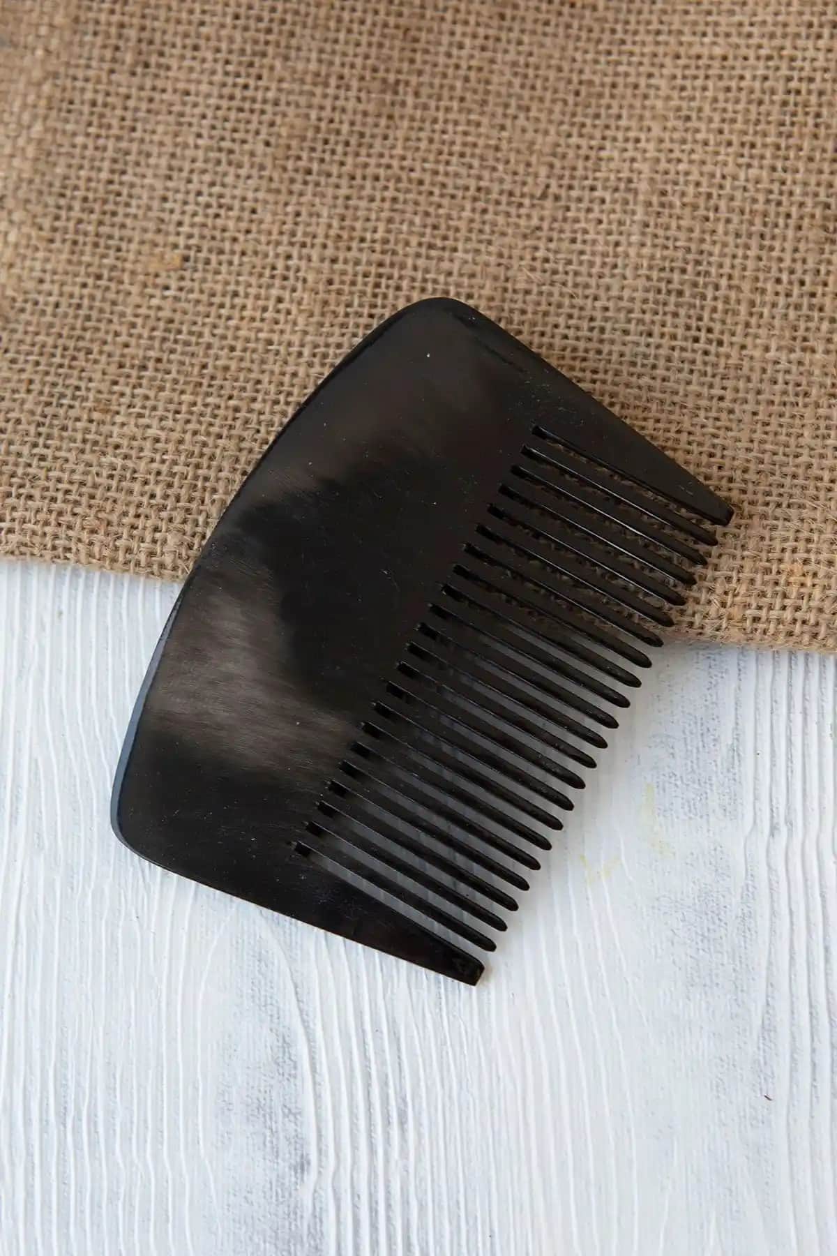 Sık Dişli Tarak Nedir ve Saç Bakımında Kullanım Avantajları Nelerdir